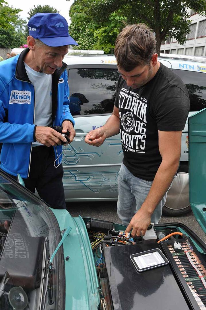 E-Auto Profis im Gespräch auf der Wave 2015.